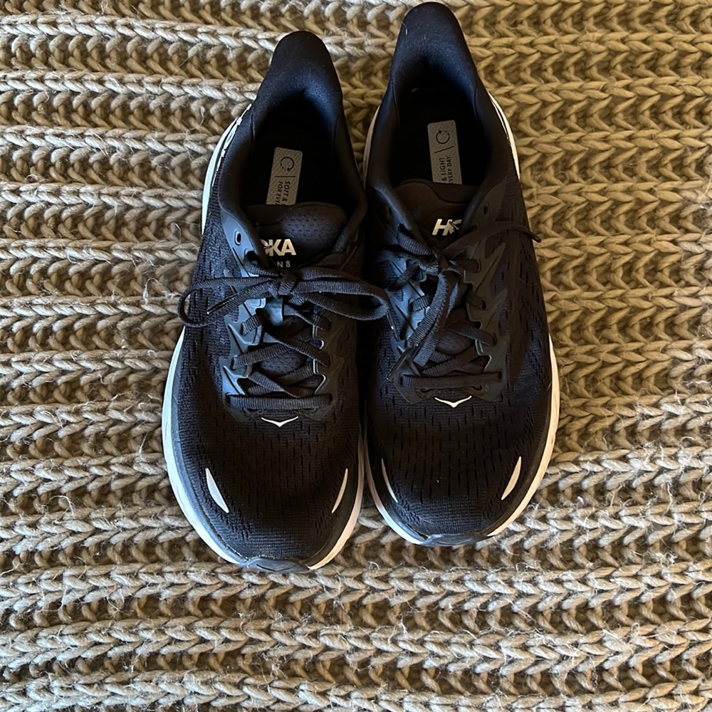 Hoka clifton 8’s